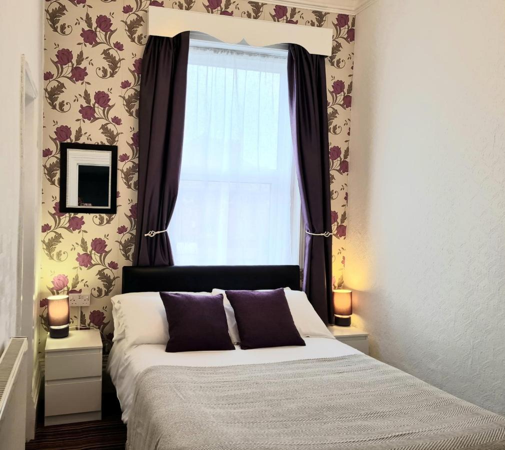 Beverley Dean - Children Over 5 Years Welcome - Continental Breakfast Blackpool Room photo