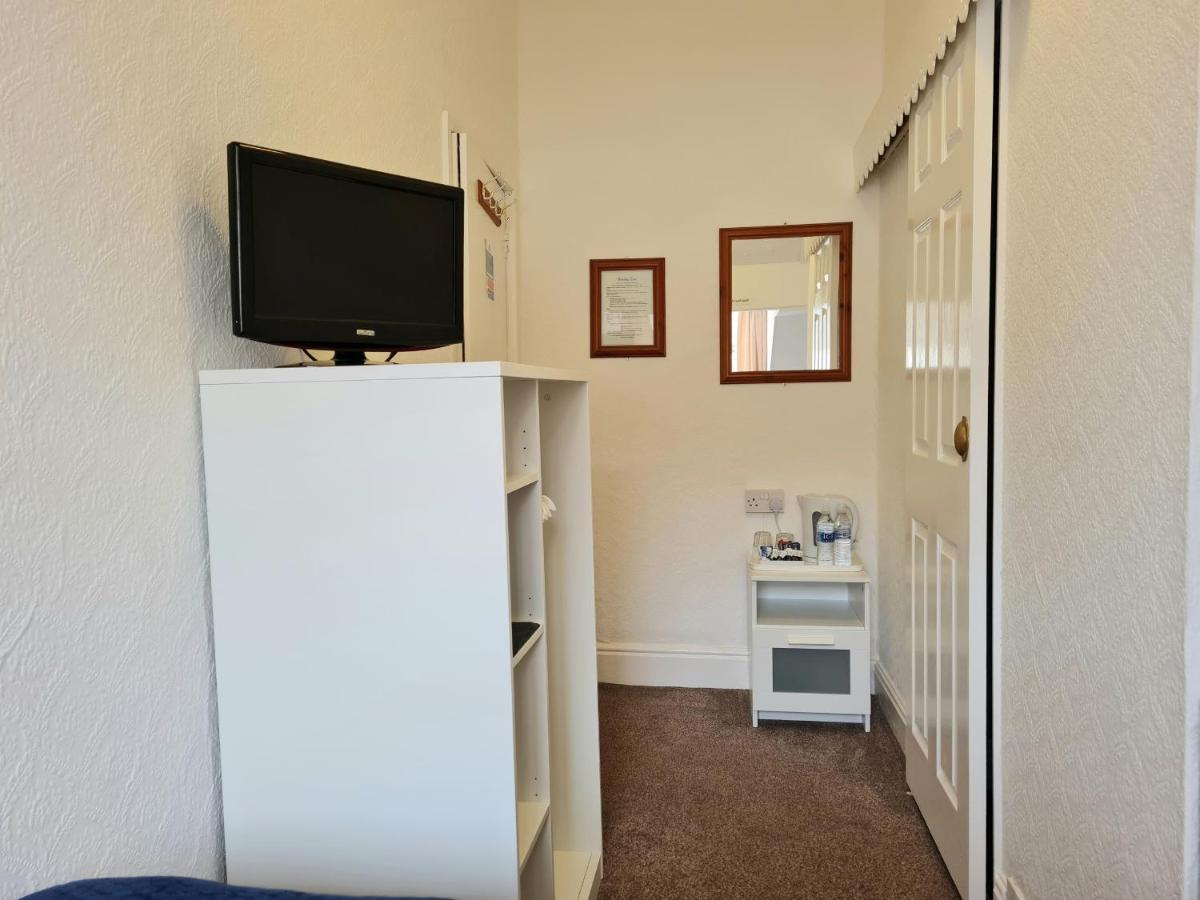 Beverley Dean - Children Over 5 Years Welcome - Continental Breakfast Blackpool Exterior photo