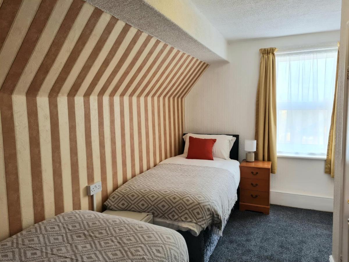 Beverley Dean - Children Over 5 Years Welcome - Continental Breakfast Blackpool Exterior photo