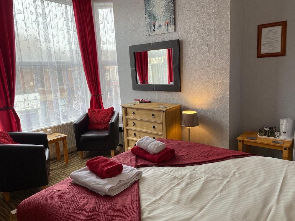 Beverley Dean - Children Over 5 Years Welcome - Continental Breakfast Blackpool Exterior photo