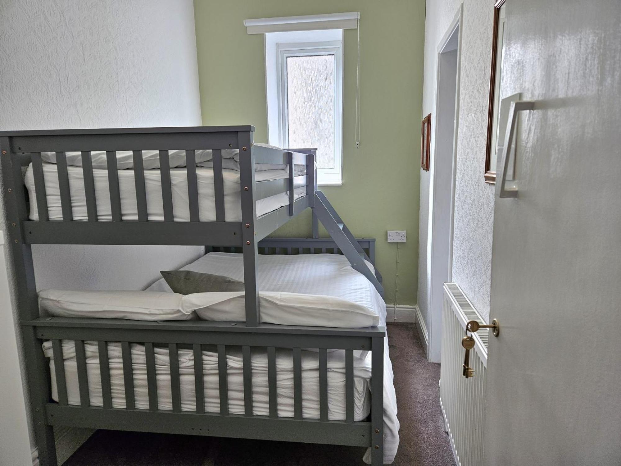 Beverley Dean - Children Over 5 Years Welcome - Continental Breakfast Blackpool Exterior photo