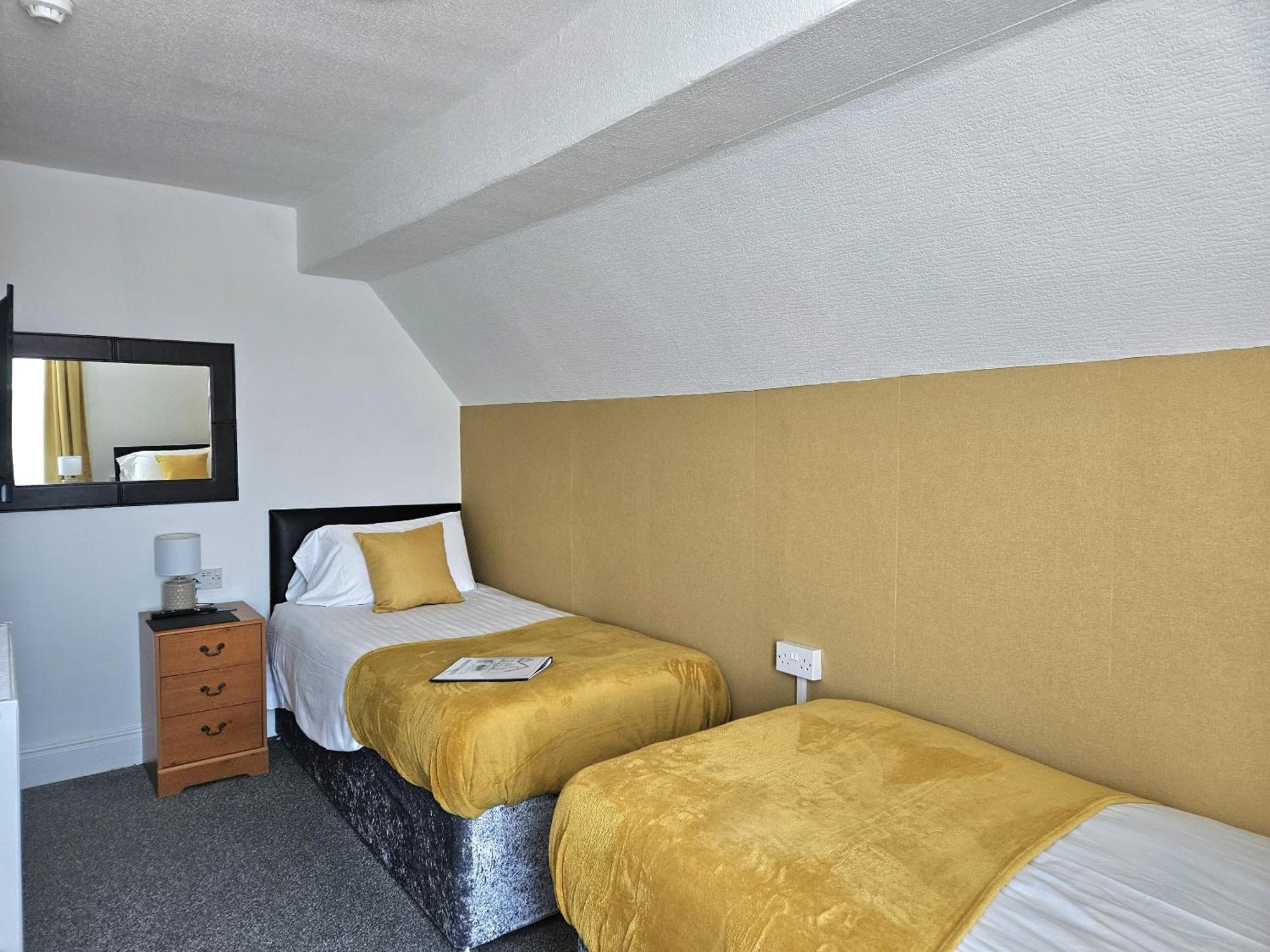 Beverley Dean - Children Over 5 Years Welcome - Continental Breakfast Blackpool Exterior photo